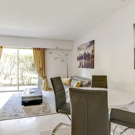 Nice 1 Bedroom Close To The City Center *